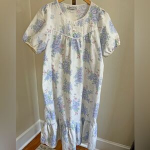 Vintage 80’s floral babydoll nightgown ruffle lace dainty feminine sleep